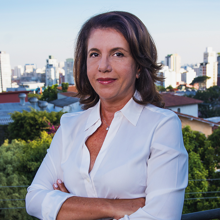 LÚCIA GOMES VIEIRA DELLAGNELO