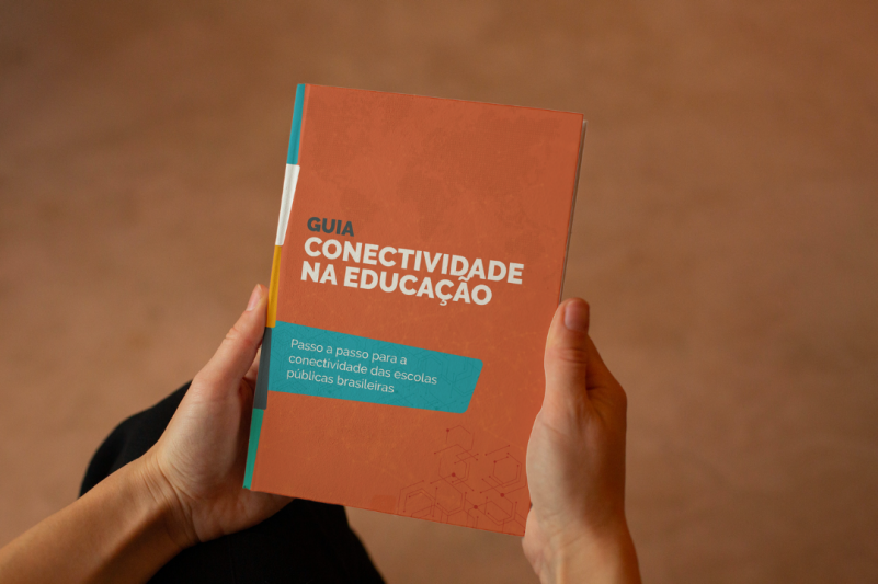 Manual traz orientações sobre como levar conectividade para escolas e redes públicas de ensino